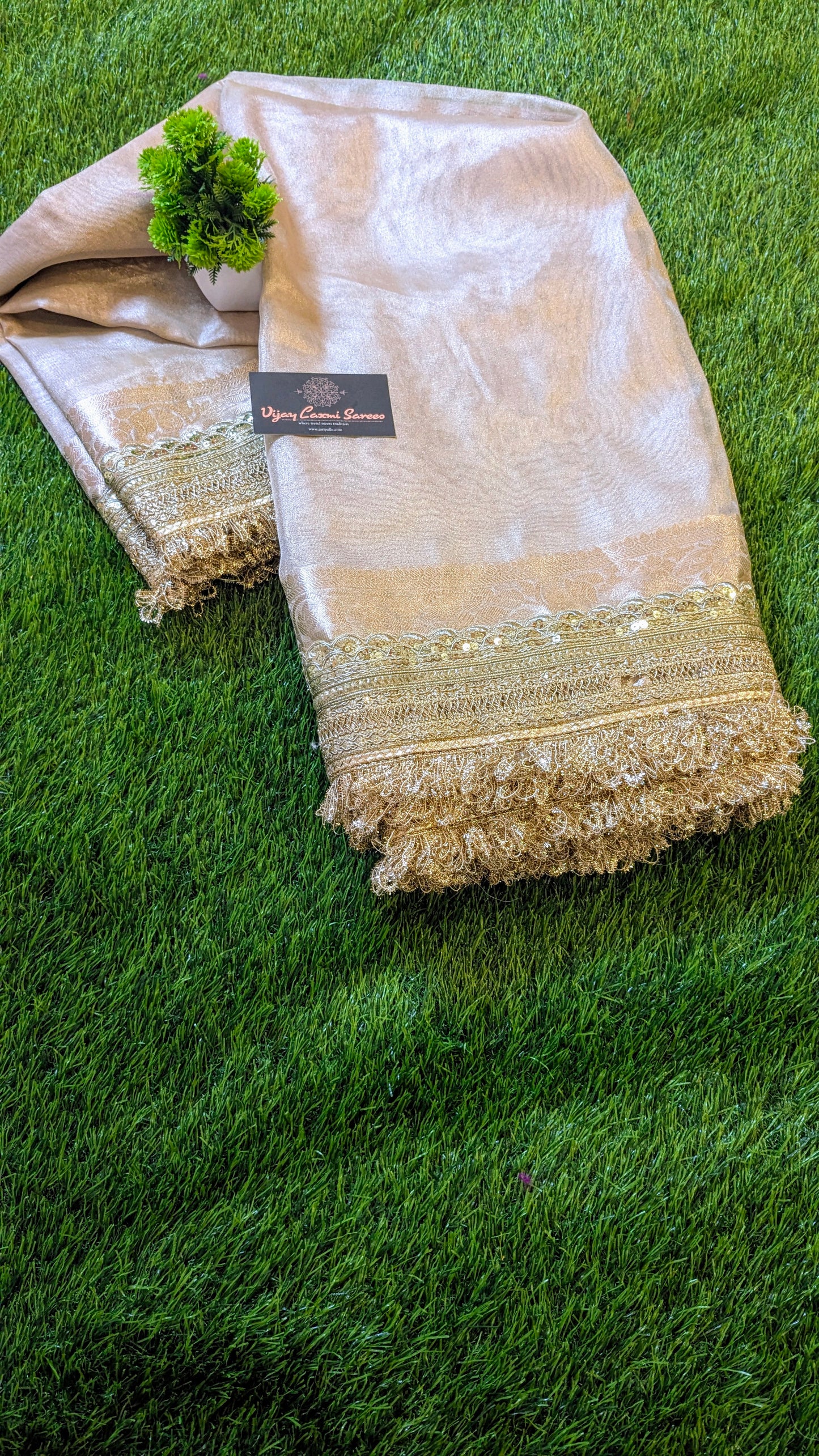 Viral Katan Tissue Silk Saree with Designer Lace Border – Celebrity-Inspired Elegance