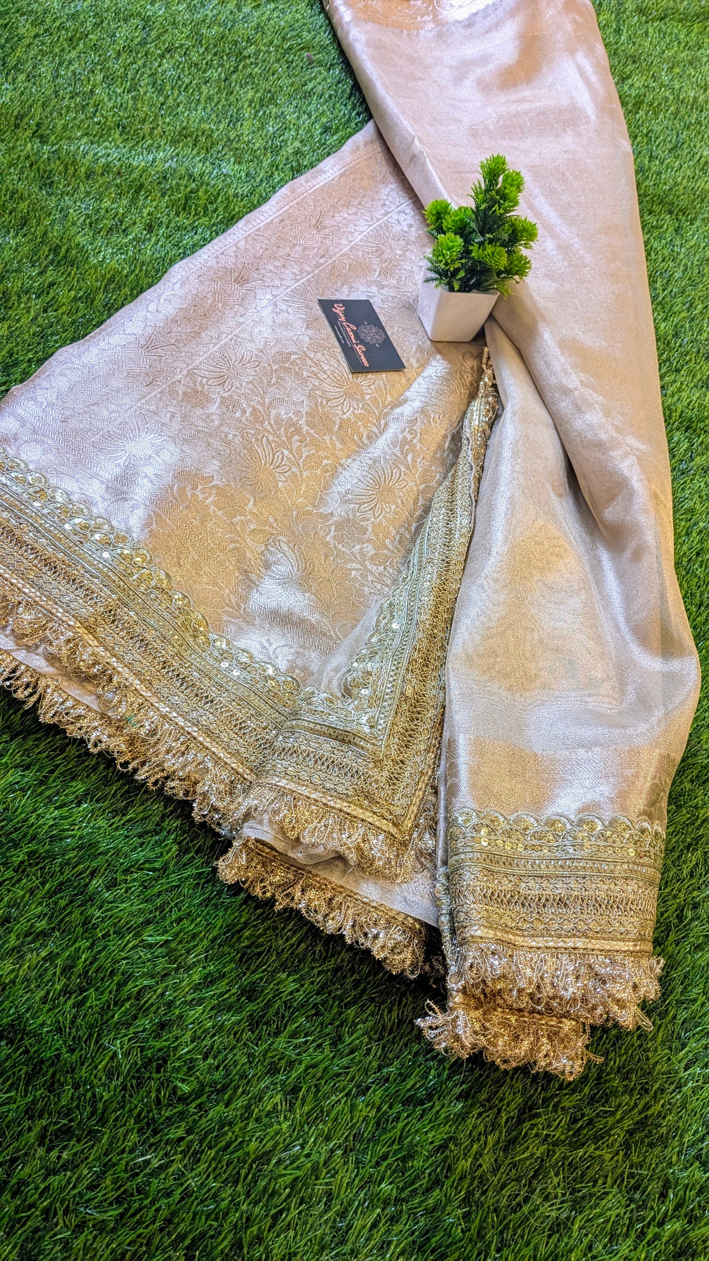 Viral Katan Tissue Silk Saree with Designer Lace Border – Celebrity-Inspired Elegance